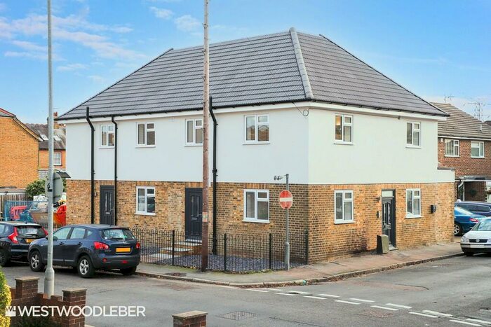 1 Bedroom Apartment To Rent In North Road, Hoddesdon, EN11