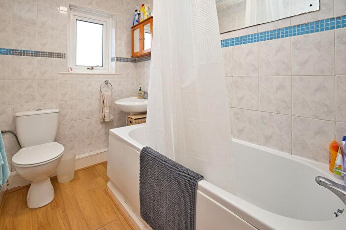 2 Bedroom Semi-Detached House For Sale In Heritage Road, Folkestone, CT20