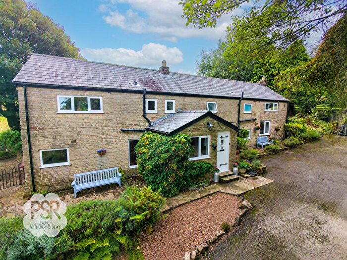 4 Bedroom Detached House For Sale In Redmoor Lane, New Mills, SK22