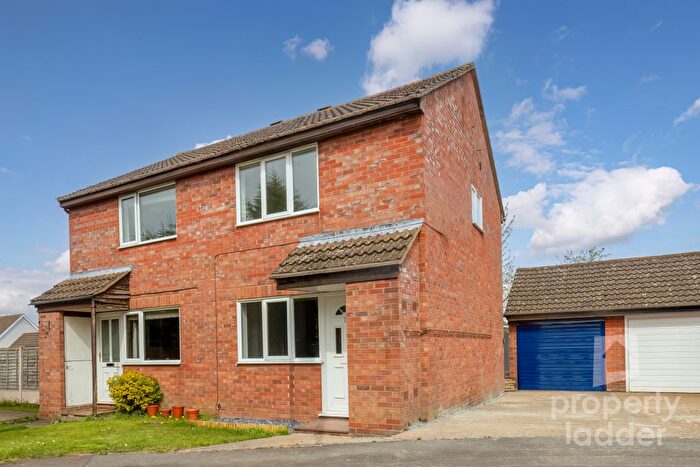 2 Bedroom Semi Detached House For Sale In Redwing Gardens, Spixworth, NR10