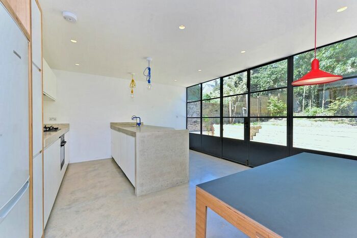 2 Bedroom Flat To Rent In Springdale Road, London, N16