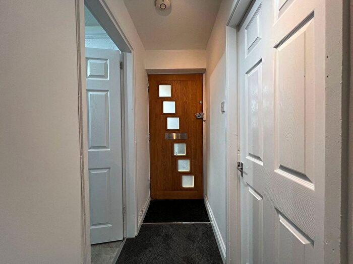 3 Bedroom Terraced House For Sale In Hollins Avenue, Glossop, SK13