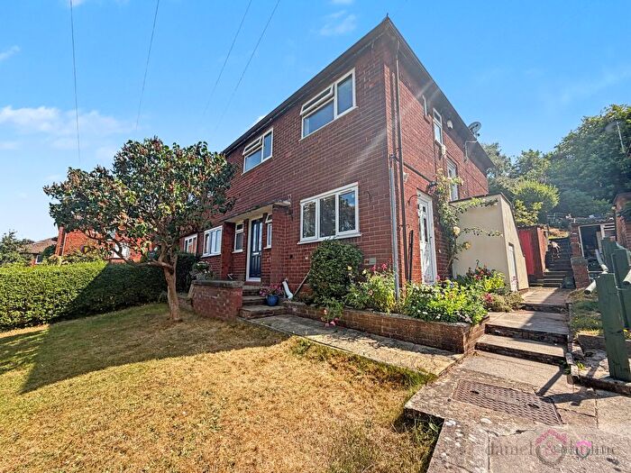 2 Bedroom Flat For Sale In Westwood Heath Road, Leek, Staffordshire, ST13