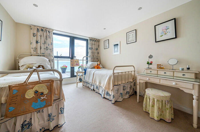 2 Bedroom Apartment For Sale In The Esplanade, Bognor Regis, West Sussex, PO21