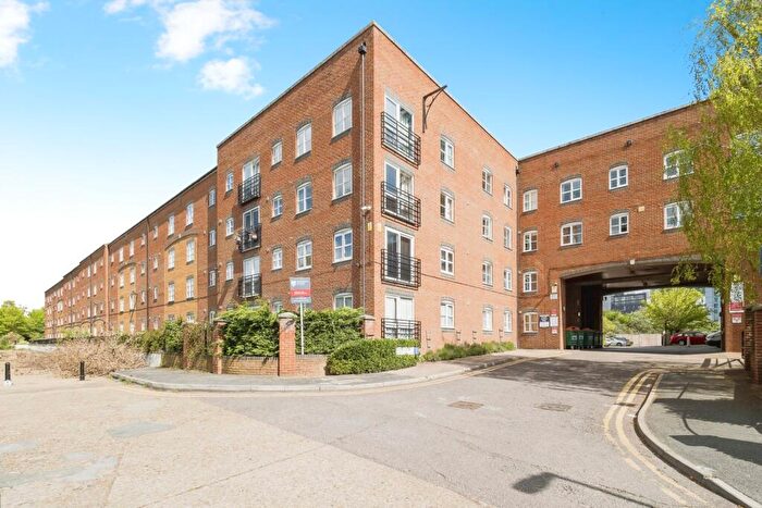 2 Bedroom Flat For Sale In Otter Close, London, E15
