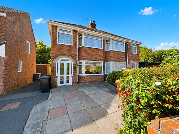 3 Bedroom Semi-Detached House For Sale In Oakmoor Avenue, Bispham, FY2