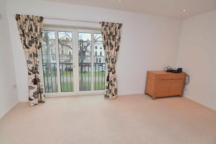 2 Bedroom Flat To Rent In Regent Grove, Holly Walk, Leamington Spa, CV32