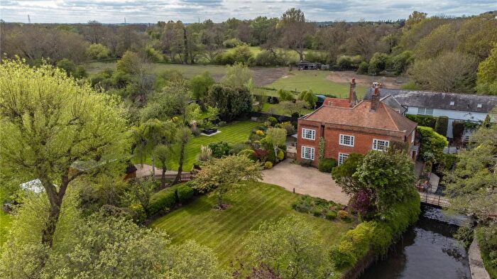 5 Bedroom Semi-Detached House For Sale In Mill Lane, Calcot, Reading, Berkshire, RG31