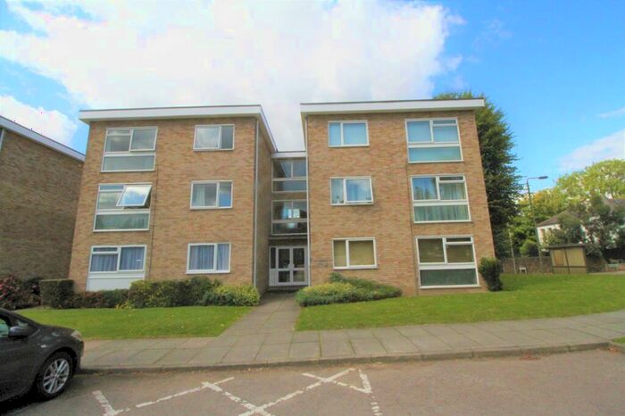 1 Bedroom Flat To Rent In The Gables, Cooden Close, Sundridge Park, Bromley, BR1