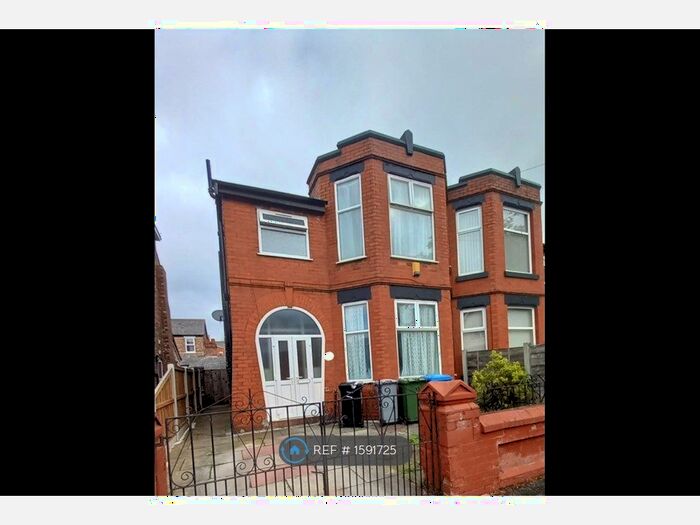 3 Bedroom Semi-Detached House To Rent In Barlow Road, Stretford, Manchester, M32