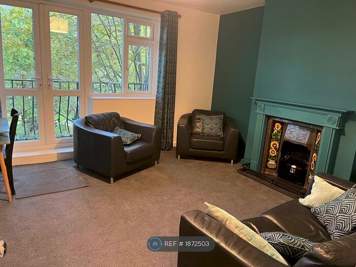 3 Bedroom Flat To Rent In Cambridge Gardens, London, W10