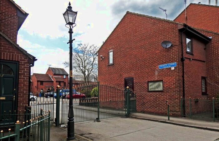 1 Bedroom Apartment To Rent In Trinity Court, Fish Street, HU1