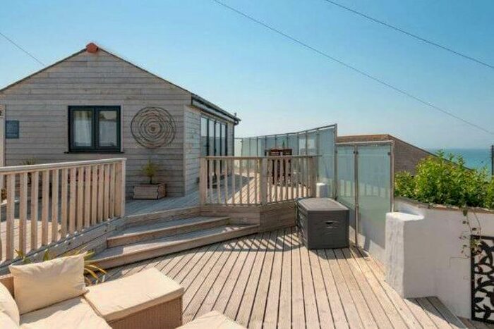 Studio To Rent In Trevenner Square, Marazion, TR17