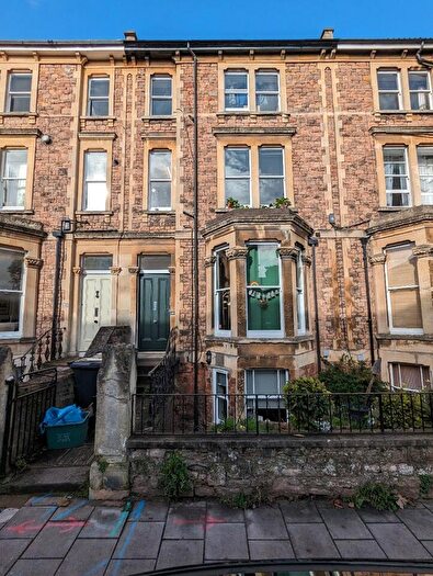 4 Bedroom Maisonette To Rent In Alma Vale Road, Bristol, BS8
