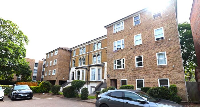 1 Bedroom Flat To Rent In The Avenue, Berrylands, Surbiton, KT5