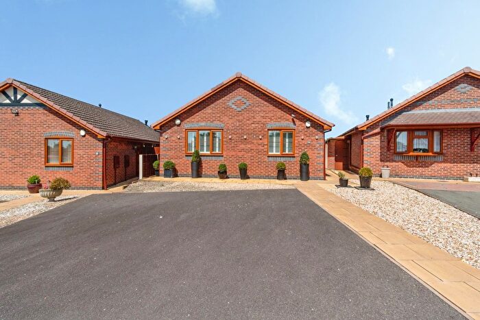 2 Bedroom Bungalow For Sale In Hodson Close, Wolverhampton, West Midlands, WV11