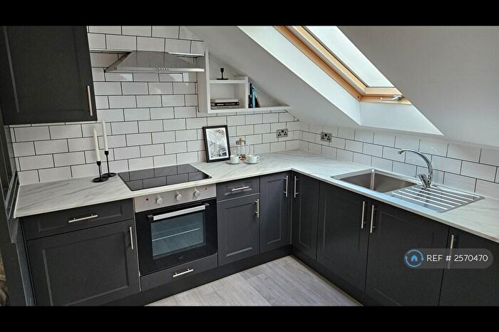 Studio To Rent In Badshot Lea Road, Badshot Lea, Farnham, GU9