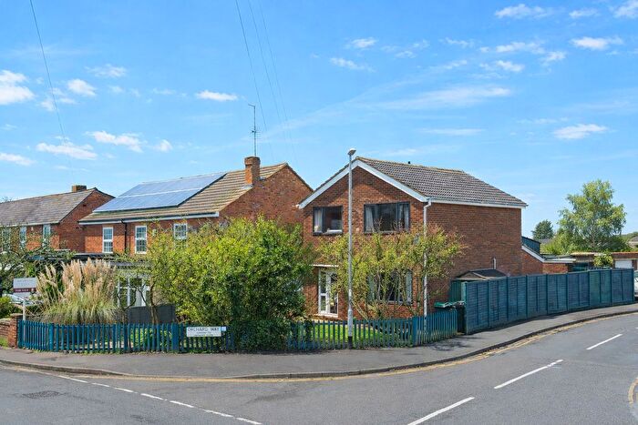 3 Bedroom Detached House For Sale In High Street, Cranfield, MK43