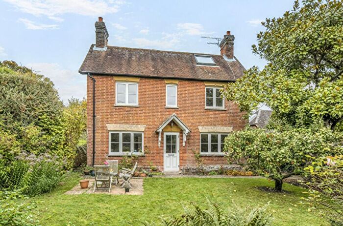 2 Bedroom Cottage For Sale In Finchdean, Waterlooville, PO8