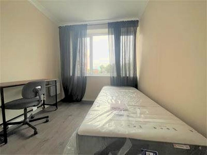 1 Bedroom Property To Rent In Minster Court, Edge Hill, Liverpool, L7