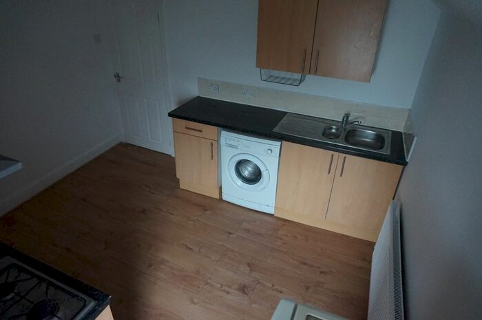 2 Bedroom Flat To Rent In Richmond Road, Cardiff, CF24