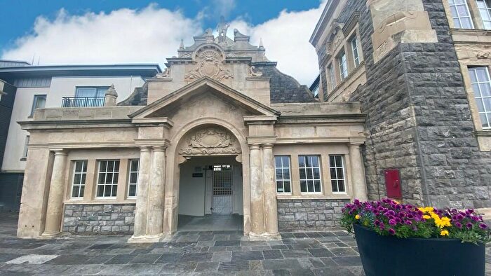 2 Bedroom Penthouse To Rent In Knightstone Causeway, Weston-super-Mare, BS23