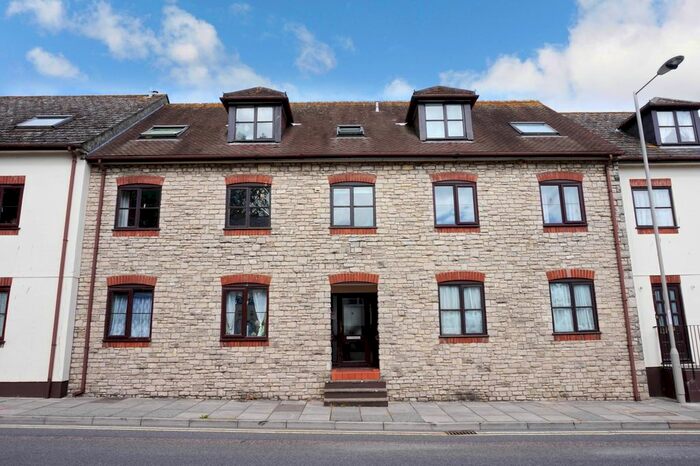 2 Bedroom Flat To Rent In Church Close, Dorchester, Dorset, DT1