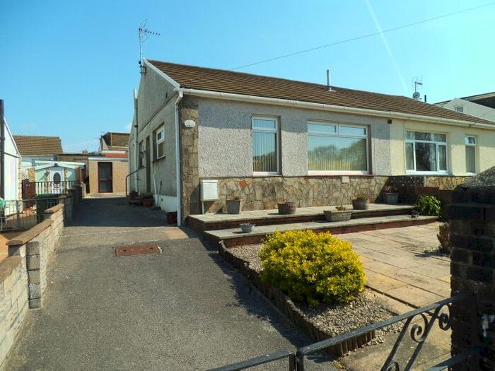 Houses for sale in Tondu, CF32, Bridgend