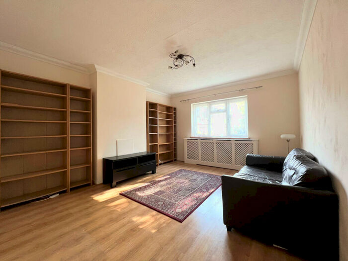 2 Bedroom Flat To Rent In Sunningfields Road, London, NW4