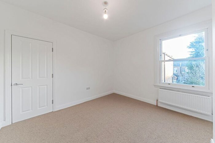 2 Bedroom Flat To Rent In Elmer Road, London, SE6