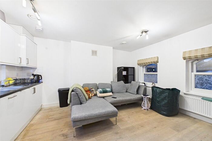 1 Bedroom Apartment To Rent In Vintner House, High Street, High Wycombe, Buckinghamshire, HP11