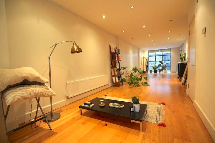 1 Bedroom Flat To Rent In Bethnal Green Road, Shoreditch, E2