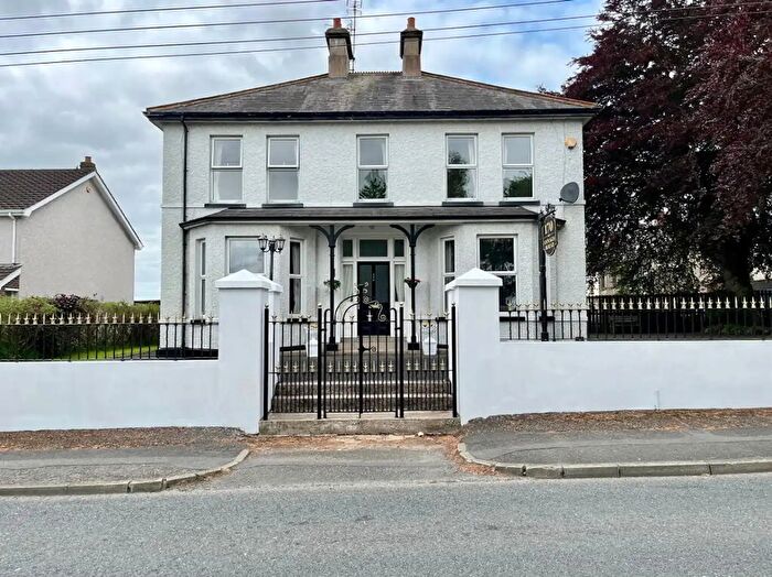 5 Bedroom Detached House For Sale In Tandragee Road, Portadown, BT62