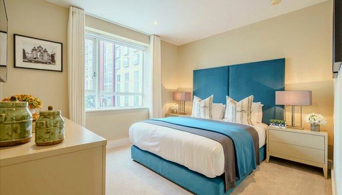 2 Bedroom Apartment To Rent In Circus Apartments, Canary Wharf, E14