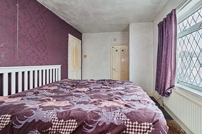 3 Bedroom Terraced House For Sale In Severn Street, Hull, HU8