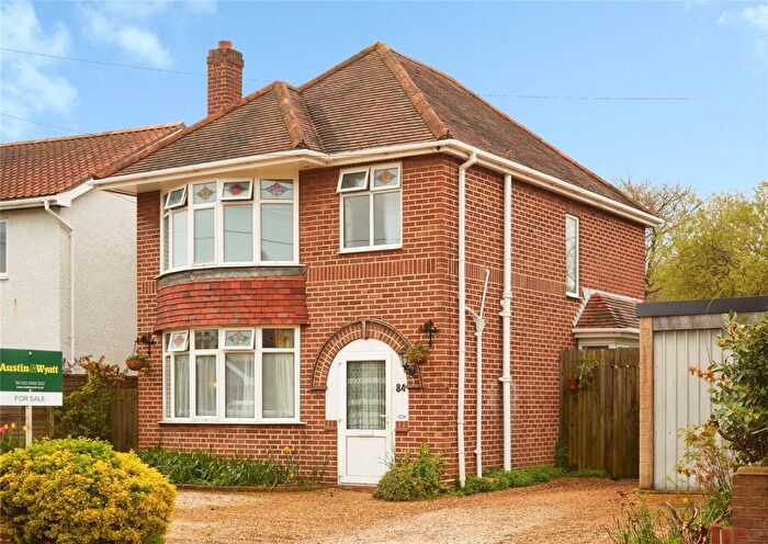 3 Bedroom Detached House For Sale In Station Road, Netley Abbey, Southampton, Hampshire, SO31