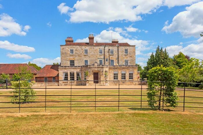 3 Bedroom Flat To Rent In Lamberhurst, Tunbridge Wells, TN3
