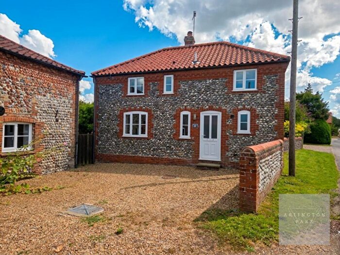 2 Bedroom Detached House For Sale In Old Turnpike Road, Roughton, Norwich, NR11