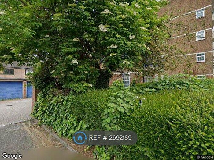 2 Bedroom Flat To Rent In Glebe Court, Mitcham, CR4