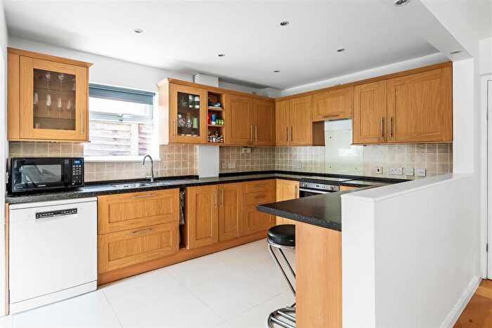 4 Bedroom Detached House For Sale In Agates Lane, Ashtead, KT21