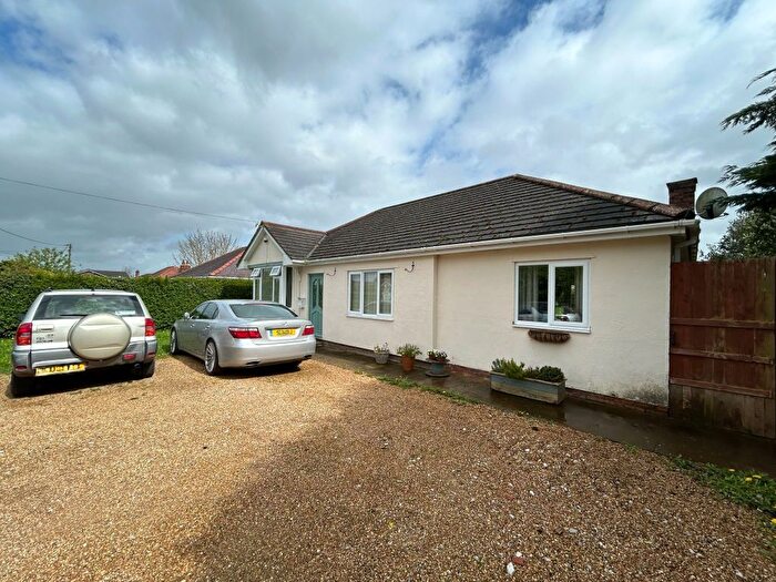 3 Bedroom Detached Bungalow For Sale In Croeshowell Lane, Rossett, LL12
