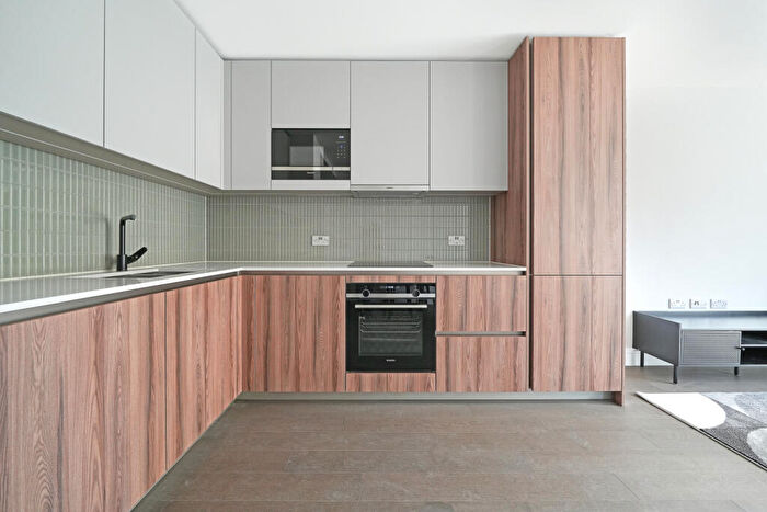 1 Bedroom Flat To Rent In Hawksbury Heights, Hewson Way, SE17