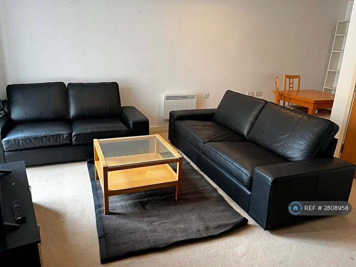 2 Bedroom Flat To Rent In Thomas Fyre Drive, London, E3