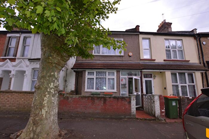 3 Bedroom House For Sale In Heigham Road, London, E6