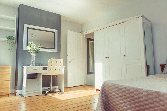 5 Bedroom Semi Detached House To Rent In Guildford Park Road, Guildford, Surrey, GU2