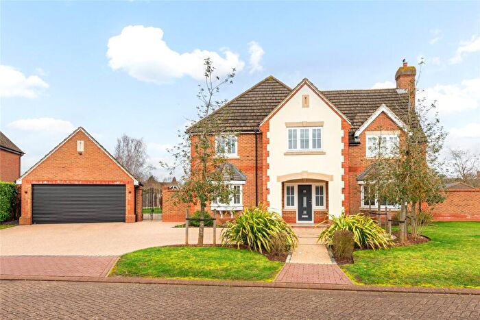 5 Bedroom Detached House For Sale In St. Mellion Drive, Great Denham, Bedfordshire, MK40