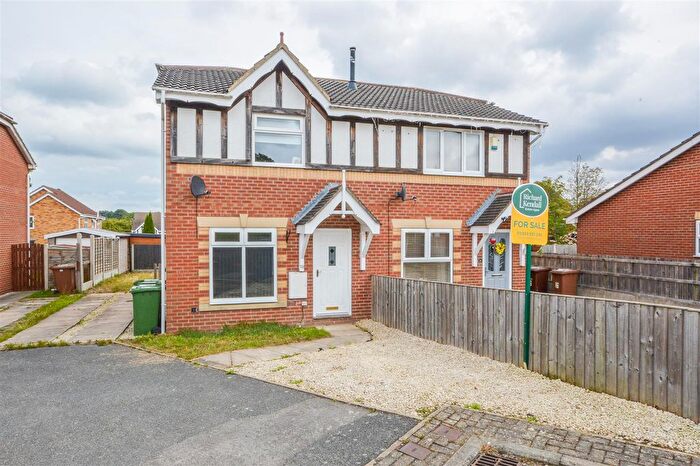3 Bedroom Property For Sale In Greentop, New Crofton, Wakefield, WF4