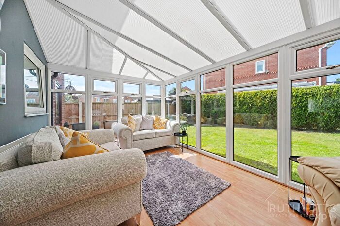 4 Bedroom Detached House For Sale In Norwood Drive, Brierley, S72