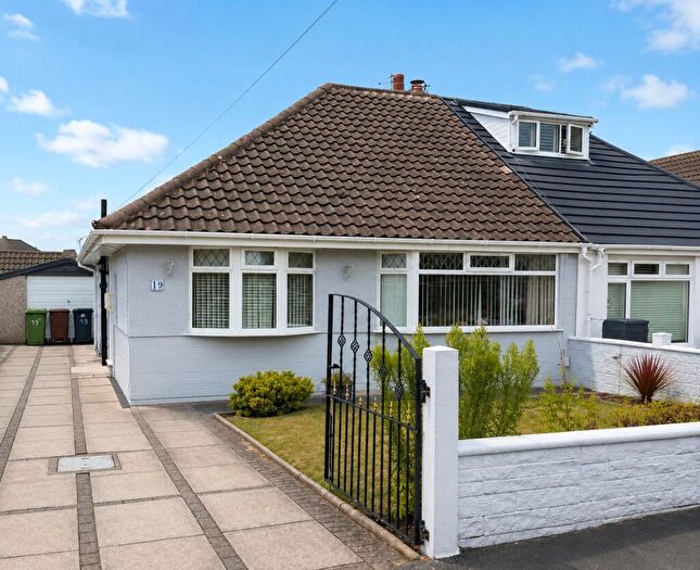 3 Bedroom Semi-Detached Bungalow For Sale In Towers Avenue, Liverpool, L31