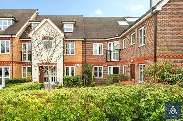 1 Bedroom Apartment For Sale In Buckingham Road, Brackley, Northamptonshire, NN13